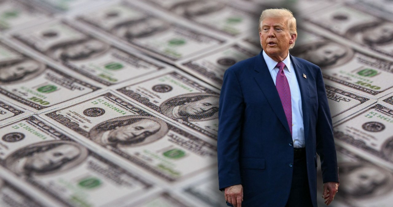Donald Trump ujawnia majątek: 600 mln z kryptowalut, NFT i golfa /Photo by ROMAIN COSTASECA / Hans Lucas / Hans Lucas via AFP; Photo by SAUL LOEB / AFP /AFP