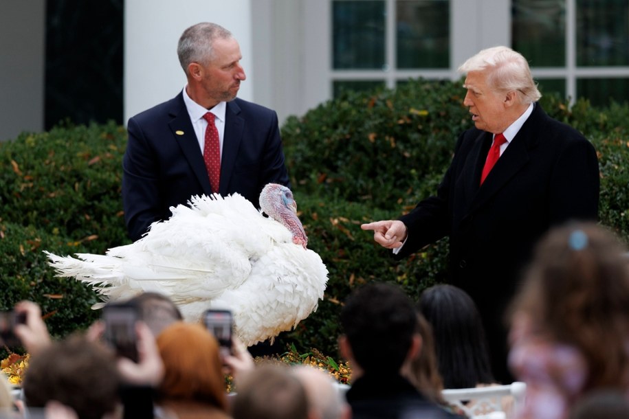 Donald Trump ułaskawił dwa indyki /WILL OLIVER / POOL /PAP/EPA