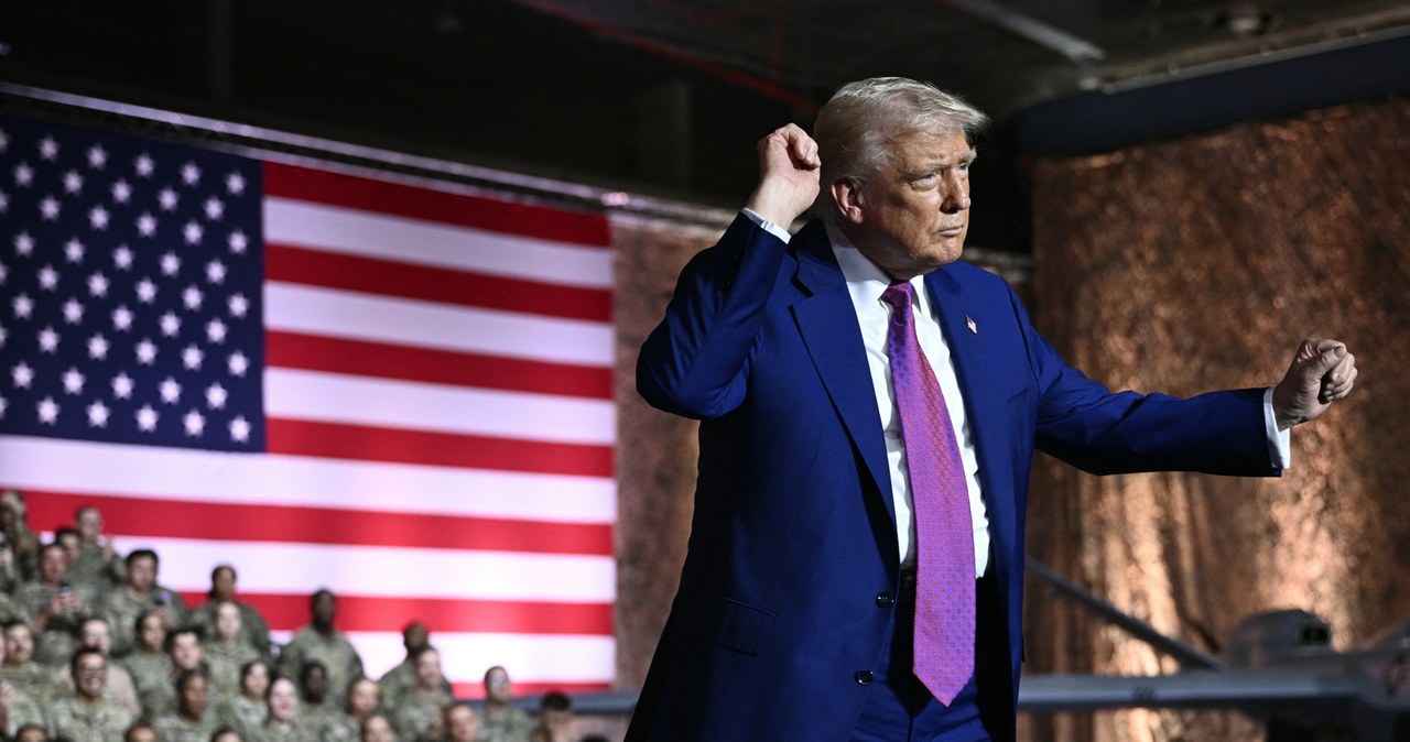 Donald Trump w amerykańskiej bazie wojskowej w Katarze /BRENDAN SMIALOWSKIAFP /AFP