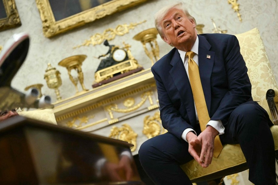 Donald Trump w Gabinecie Owalnym /ANDREW CABALLERO-REYNOLDS/AFP/East News /East News