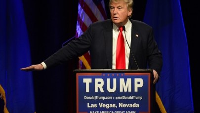 Donald Trump walczy z wiatrakami w... Szkocji 