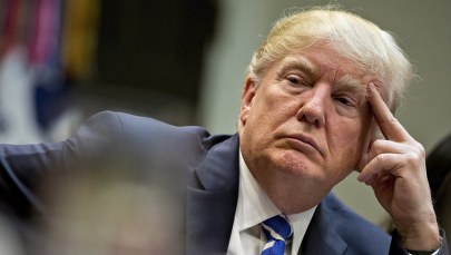 Donald Trump wzywa do prześwietlenia rosyjskich powiązań małżeństwa Clintonów
