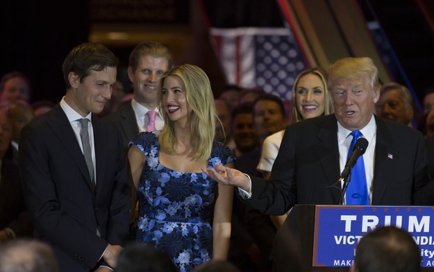Donald Trump z córką i zięciem /Shutterstock