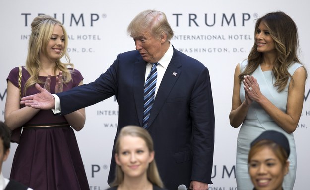 Donald Trump z żoną i córką /SHAWN THEW    /PAP/EPA