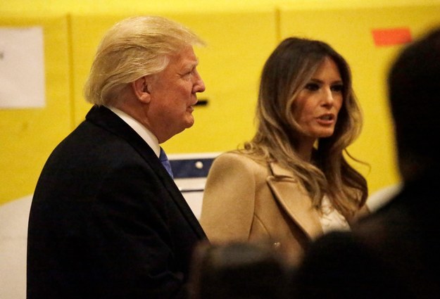 Donald Trump z żoną w lokalu wyborczym /Peter Foley /PAP/EPA