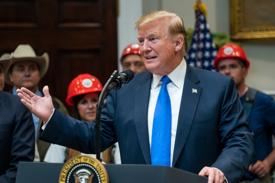 Donald Trump zasugerował rembranding feralnego modelu boeinga /JIM LO SCALZO /PAP/EPA