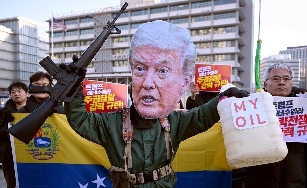 Donald Trump zmienia kurs. Wraca amerykański interwencjonizm