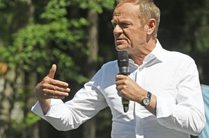 Donald Tusk sabe que va a tener un ala izquierda