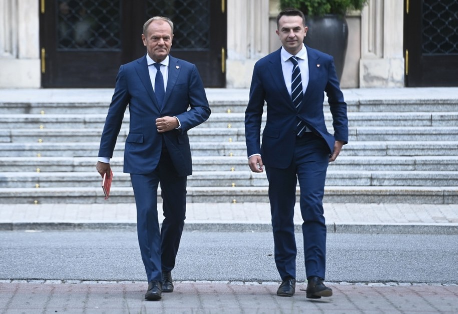 Donald Tusk i Adam Szłapka; Warszawa, 20.06.2025 /	Piotr Nowak /PAP