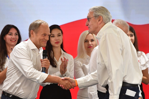 Donald Tusk i Bogusław Wołoszański na Radzie Krajowej PO /Radek Pietruszka /PAP