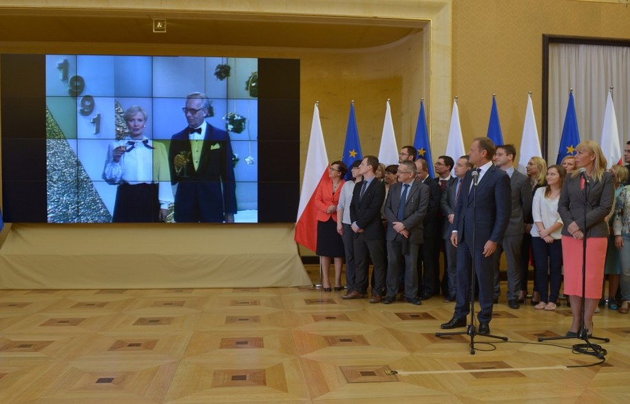 Donald Tusk i Elżbieta Bieńkowska na konferencji promującej unijny spot /Radek Pietruszka /PAP