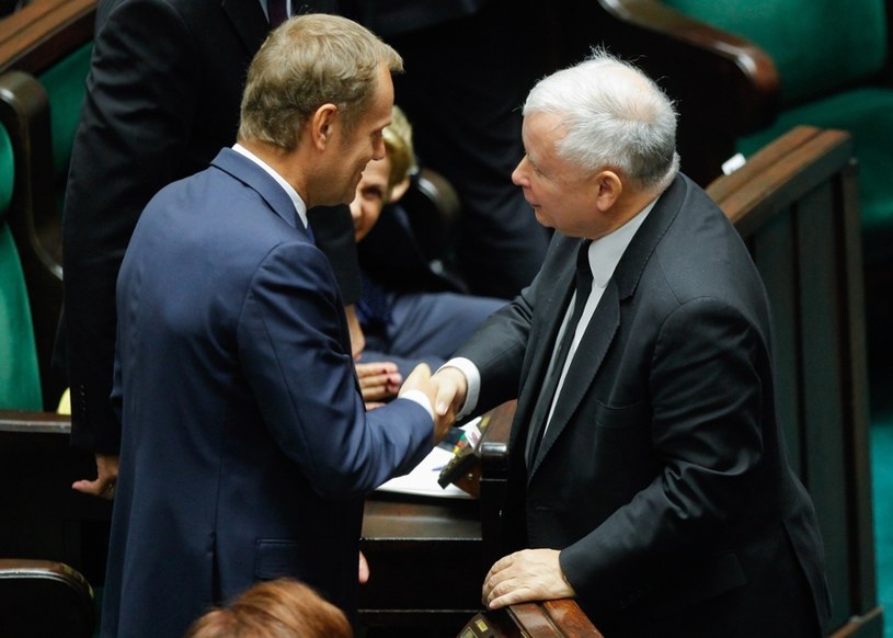 Donald Tusk i Jarosław Kaczyński /fot. Andrzej Iwanczuk /Reporter