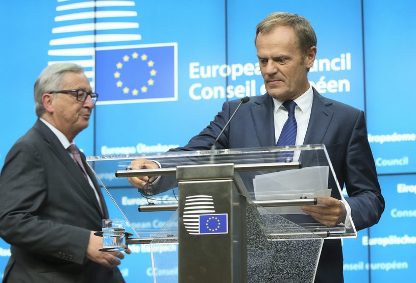 Donald Tusk i Jean Claude-Juncker /PAP/EPA