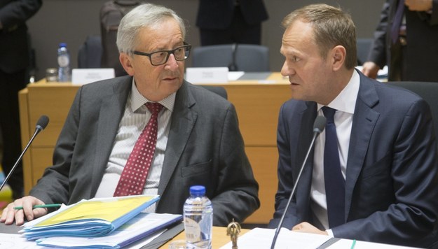 Donald Tusk i  Jean-Claude Juncker /EPA/OLIVIER HOSLET /PAP