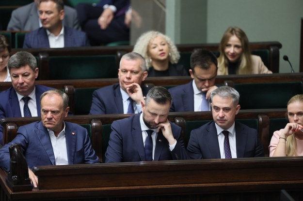 Donald Tusk i jego ministrowie w Sejmie / 	Leszek Szymański    /PAP