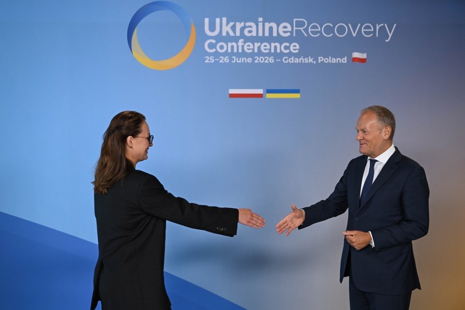 Donald Tusk i premier Ukrainy Julia Swyrydenko podczas powitania w Europejskim Centrum Solidarności w Gdańsku, URC 2026 /Adam Warżawa /PAP