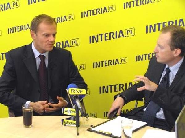 Donald Tusk i prowadzący debatę Konrad Piasecki /INTERIA.PL