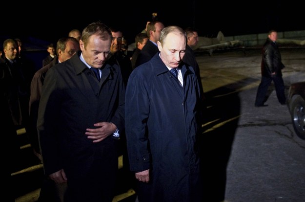 Donald Tusk i Władimir Putin na miejscu katastrofy w Smoleńsku /Shemetov Maxim    /PAP/EPA