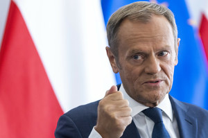 Donald Tusk jechał 107 km/h w terenie zabudowanym. Zabrano mu prawo jazdy