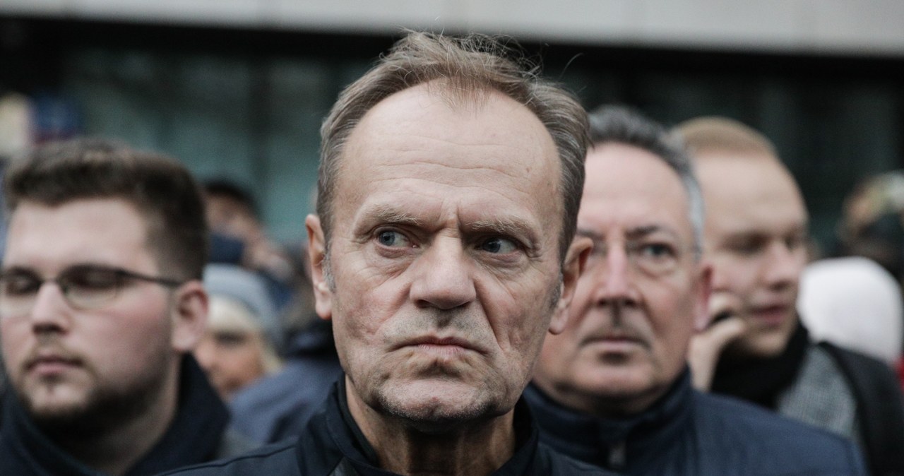 Donald Tusk na demonstracji ku pamięci zmarłej Izabeli /Andrzej Hulimka  /Agencja FORUM