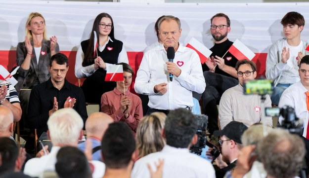 Donald Tusk na spotkaniu na wrocławskim Jagodnie /Sebastian Borowski /PAP