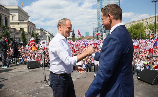 Donald Tusk: Obudź się Polsko, tak nie może być