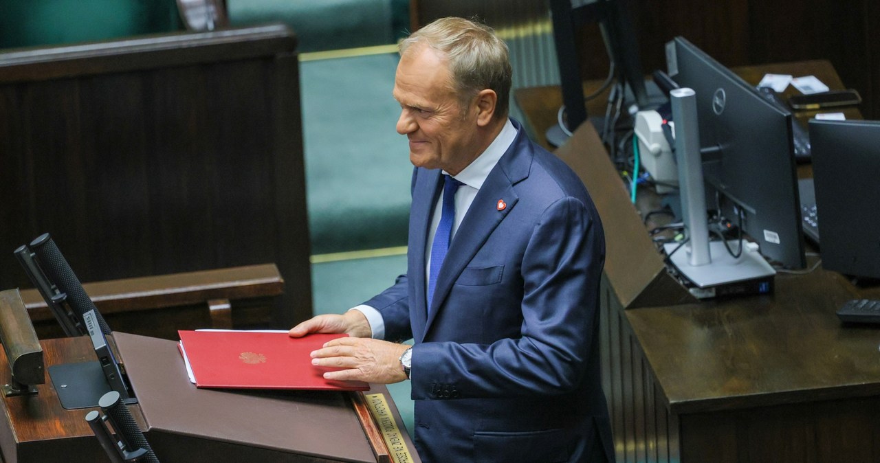 Donald Tusk podczas expose przed wotum zaufania powiedział, że ma "gospodarczą teczkę" /Rafał Guz /PAP
