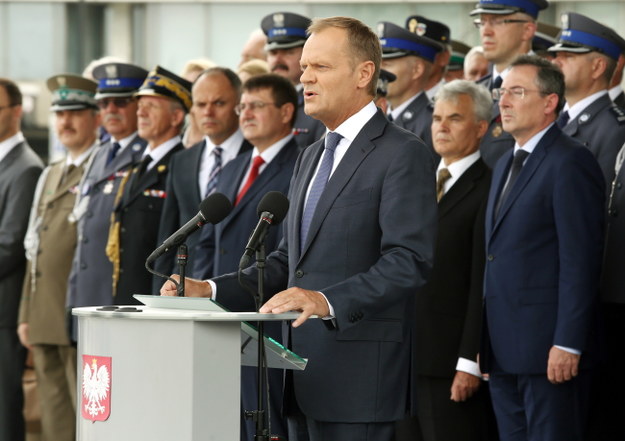 Donald Tusk podczas obchodów Święta Policji /Tomasz Gzell /PAP