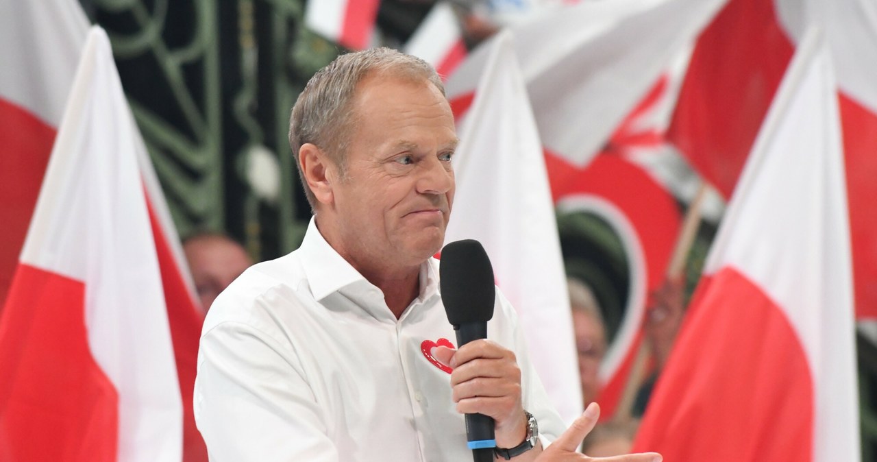 Donald Tusk podczas spotkania z wyborczyniami w Łodzi /Andrzej Zbraniecki/East News /East News