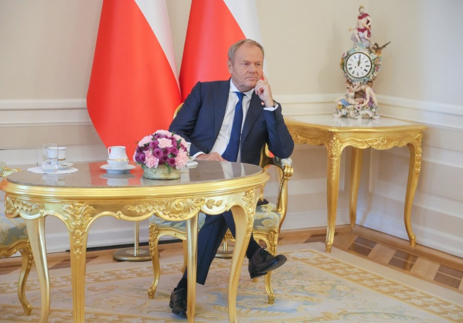 Donald Tusk podczas wizyty w Pałacu Prezydenckim w sierpniu 2025 roku /Wojciech Olkuśnik /East News