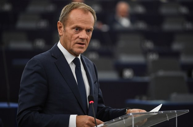 Donald Tusk poinformował, że zarekomenduje poparcie wniosku o przedłużenie brexitu /Patrick Seeger  /PAP/EPA