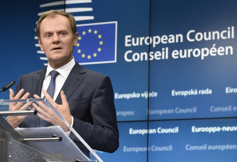 Donald Tusk pojawi się na pogrzebie Józefa Oleksego /AFP