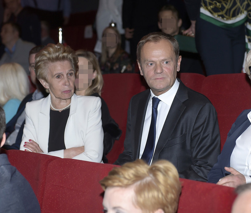 Donald Tusk pojawił się na premierze filmu /AKPA