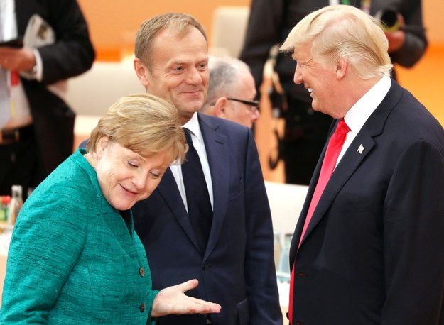 Donald Tusk rozmawia podczas szczytu G20 z kanclerz Niemiec Angelą Merkel i prezydentem USA Donaldem Trumpem /LUDOVIC MARIN / POOL /PAP/EPA