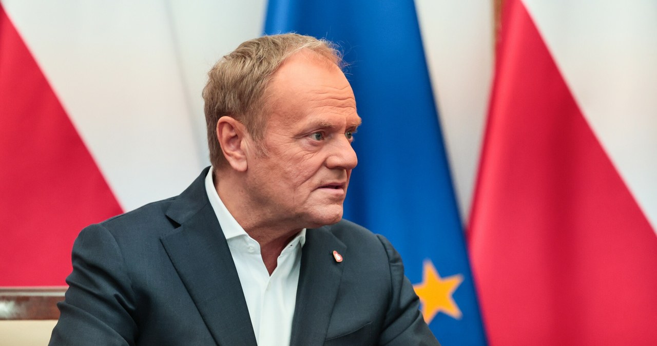 Donald Tusk spotkał się w czwartek (24.04) z przedstawicielami strony społecznej w sprawie deregulacji /Anita Walczewska/East News /East News
