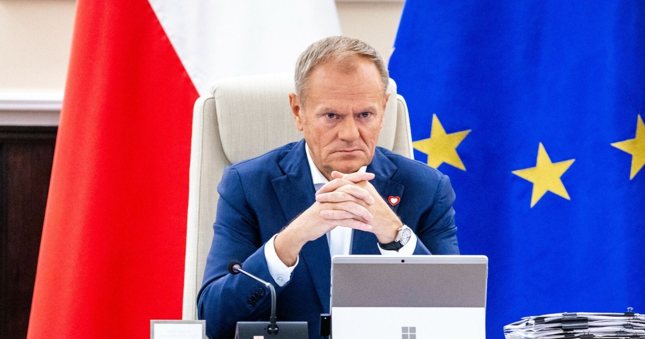 Donald Tusk szuka pracowników i oferuje ponad 9000 zł brutto wynagrodzenia /Dawid Wolski/East News /East News