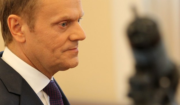 Donald Tusk twierdzi, że o dymisji prezes wcześniej donosiły media /Radek Pietruszka /PAP