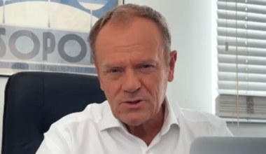 Donald Tusk uderzył w ministrów. "Chcą ci założyć obrożę"