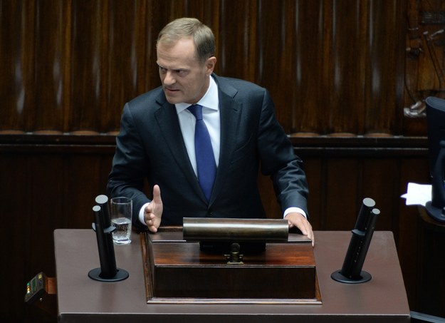 Donald Tusk w Sejmie podczas debaty o konstruktywne wotum nieufności /Jacek Turczyk /PAP