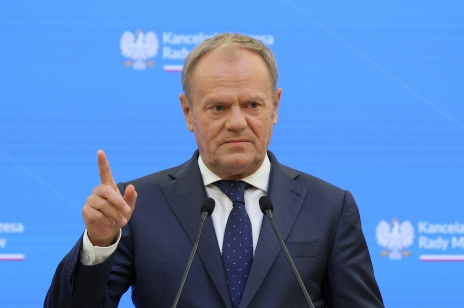 Donald Tusk w trakcie konferencji prasowej /Paweł Supernak