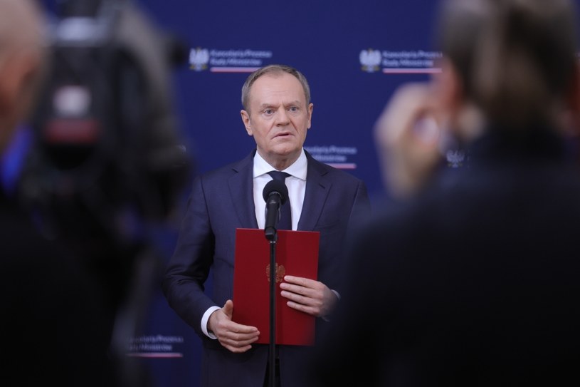 Donald Tusk zapowiedział zmiany przepisów dotyczących wypłaty chorobowego pracownikom /Rafał Guz /PAP