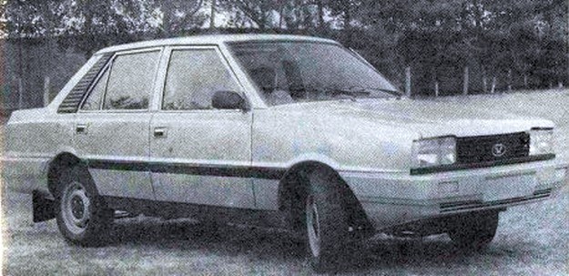 Dongfanghong Yituo to skopiowany Polonez z opracowanym przez Chińczyków tyłem (sedan powstał zanim opracowało go FSO) i przodem VW Santana /Informacja prasowa