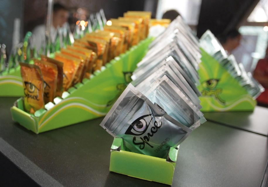 Dopalacze /PAP/Grzegorz Michałowski /PAP