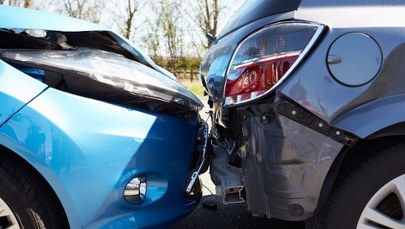 Doprowadzał do kolizji i udawał poszkodowanego. Wyłudził 140 tys. zł