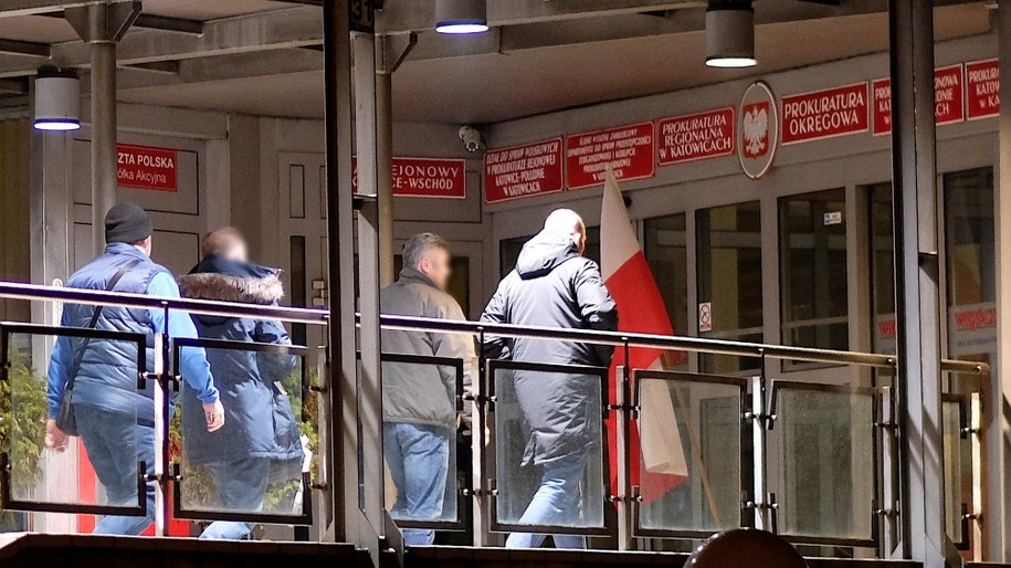 Doprowadzenie Kamila D. do katowickiej prokuratury / 	Andrzej Grygiel    /PAP