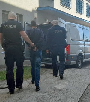 Doprowadzenie zatrzymanego /KPP w Ostrowi Mazowieckiej /