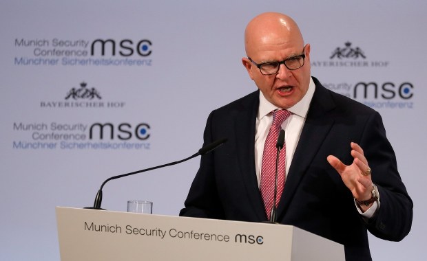 Doradca Trumpa ds. bezpieczeństwa narodowego żegna się z Białym Domem