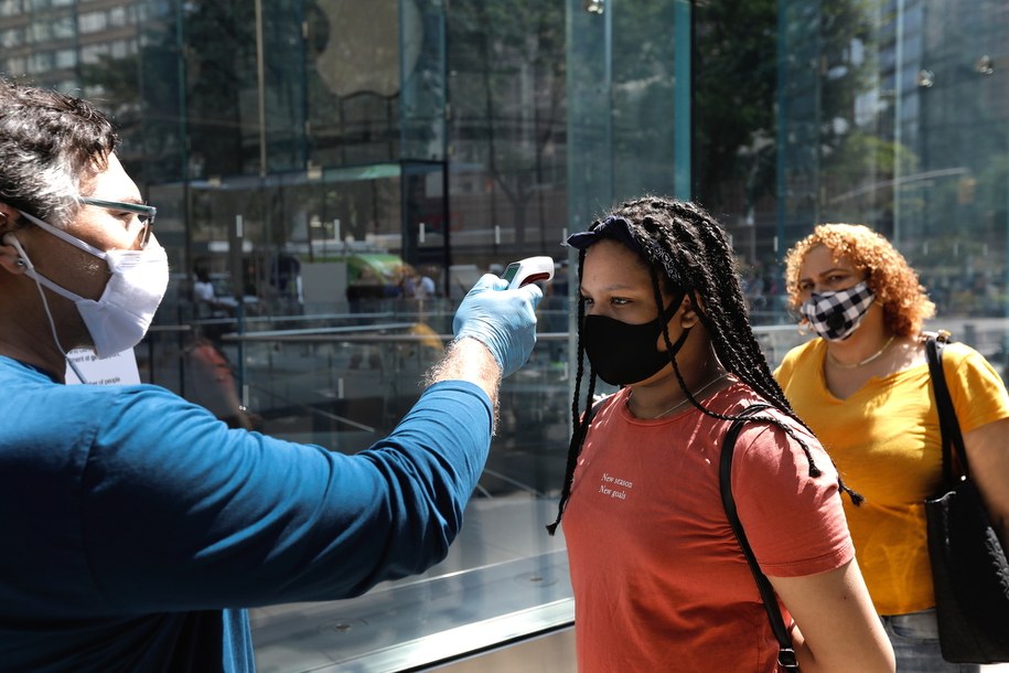 Doradca Trumpa: nie ma drugiej fali koronawirusa /Peter Foley /PAP/EPA