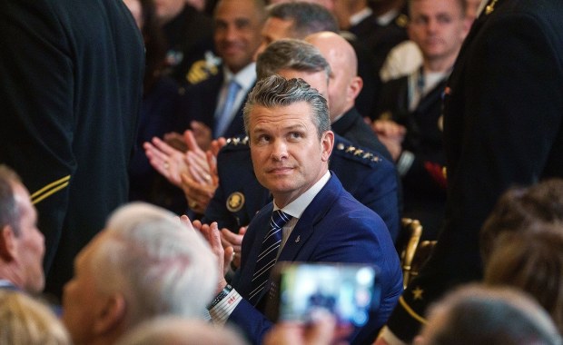 Doradca wyproszony z Białego Domu. W tle wyciek informacji