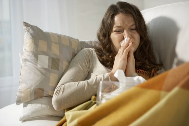Dorośli chorują na grypę przeciętnie dwa razy na 10 lat - wynika z badań naukowców /Denkou Images/Photoshot /PAP